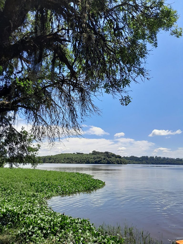 Glamping às margens da represa dos Alagados