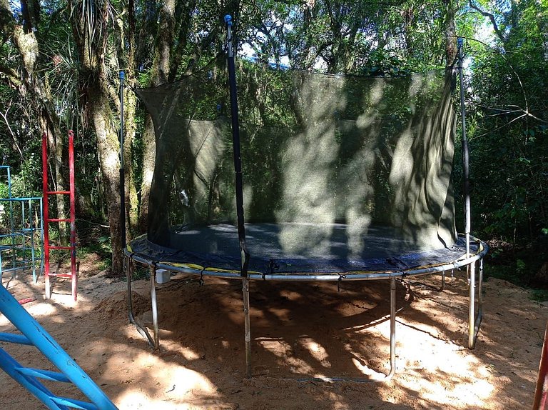 Glamping às margens da represa dos Alagados