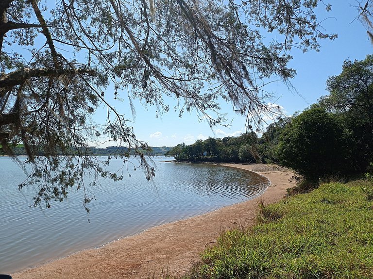 Glamping às margens da represa dos Alagados