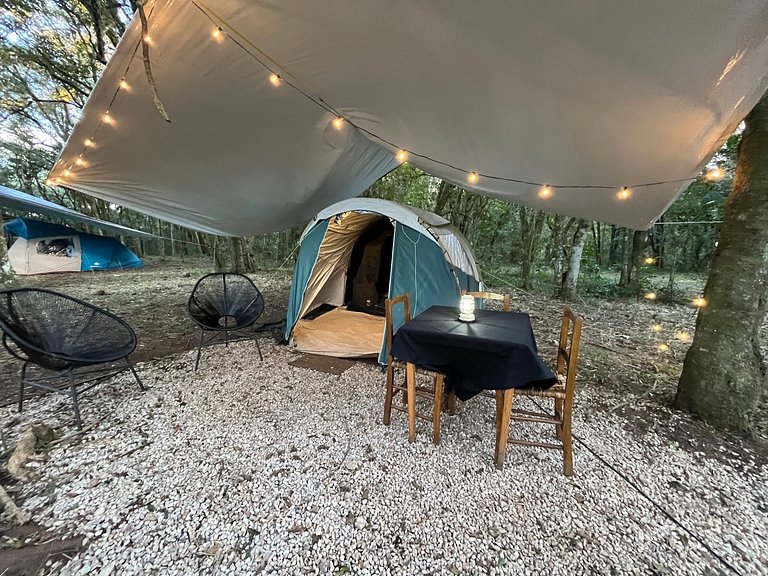 Glamping às margens da represa dos Alagados