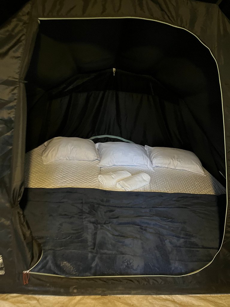 Glamping às margens da represa dos Alagados