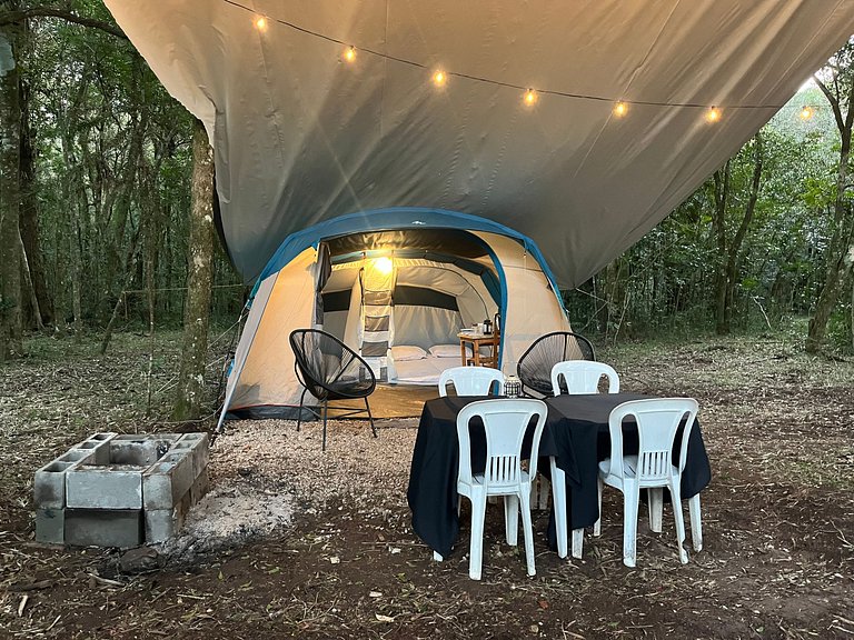 Glamping às margens da represa dos Alagados