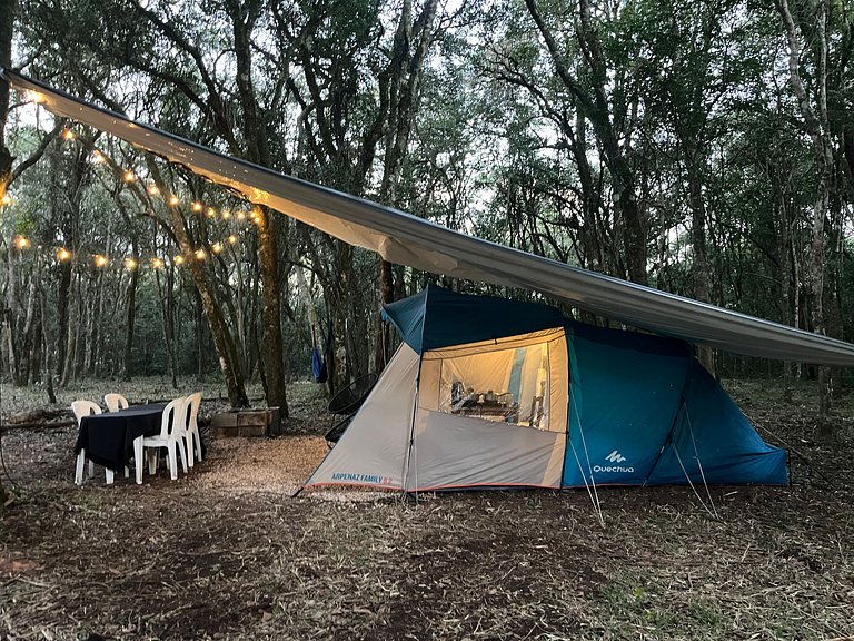 Glamping às margens da represa dos Alagados