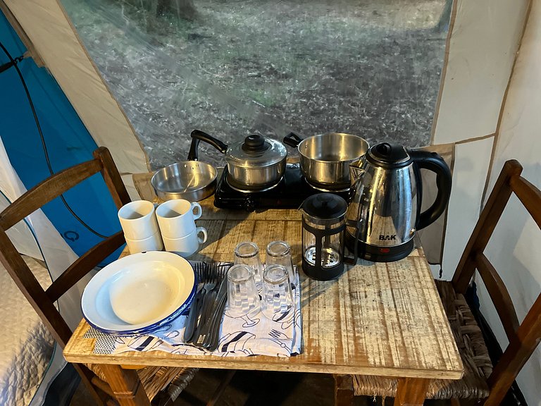 Glamping às margens da represa dos Alagados